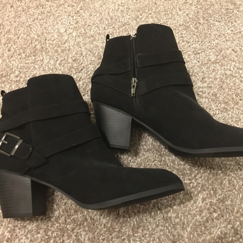 EXPRESS black boots booties size 10